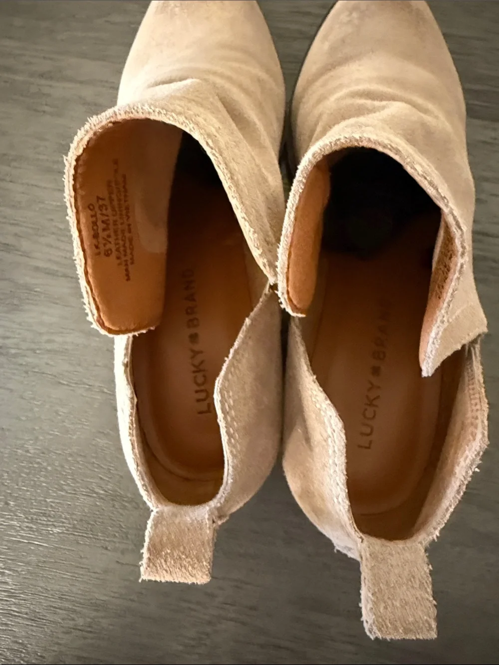 Lucky Brand Bollo Tan Suede Side Cutout Ankle Booties 6.5M LK-BOLLO